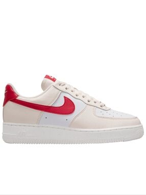 *BNIB* NIKE Air Force 1'07 Women Size 7